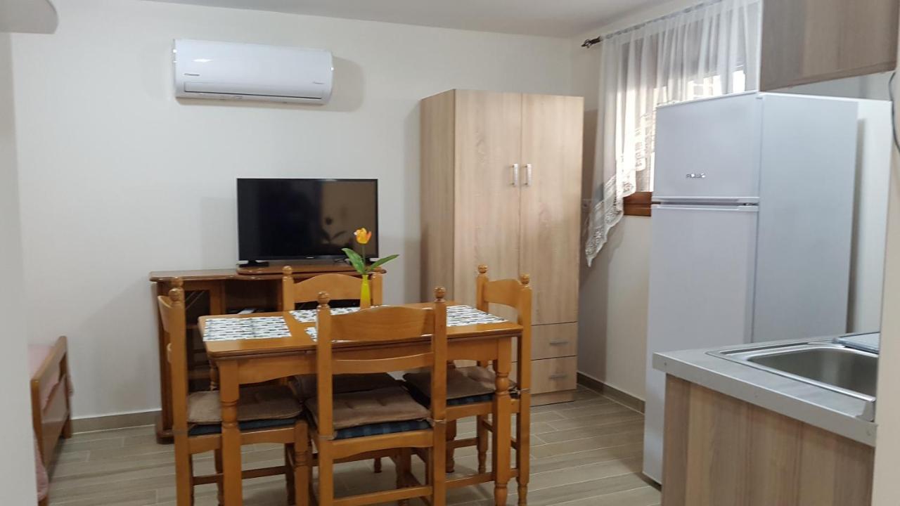 Fyllou Apartment Asproválta Eksteriør bilde