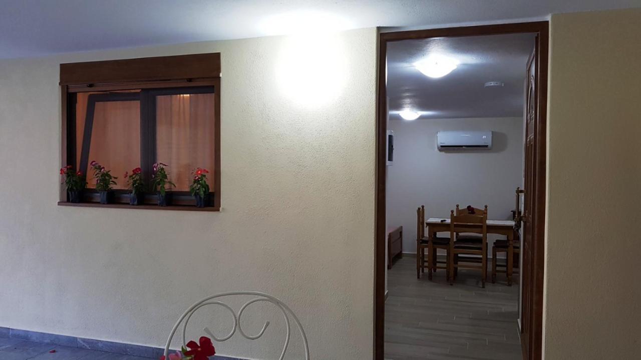 Fyllou Apartment Asproválta Eksteriør bilde