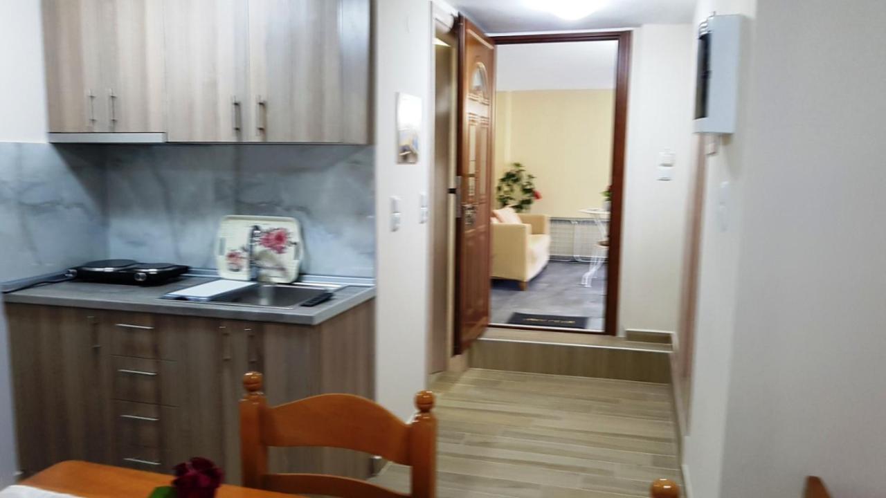 Fyllou Apartment Asproválta Eksteriør bilde